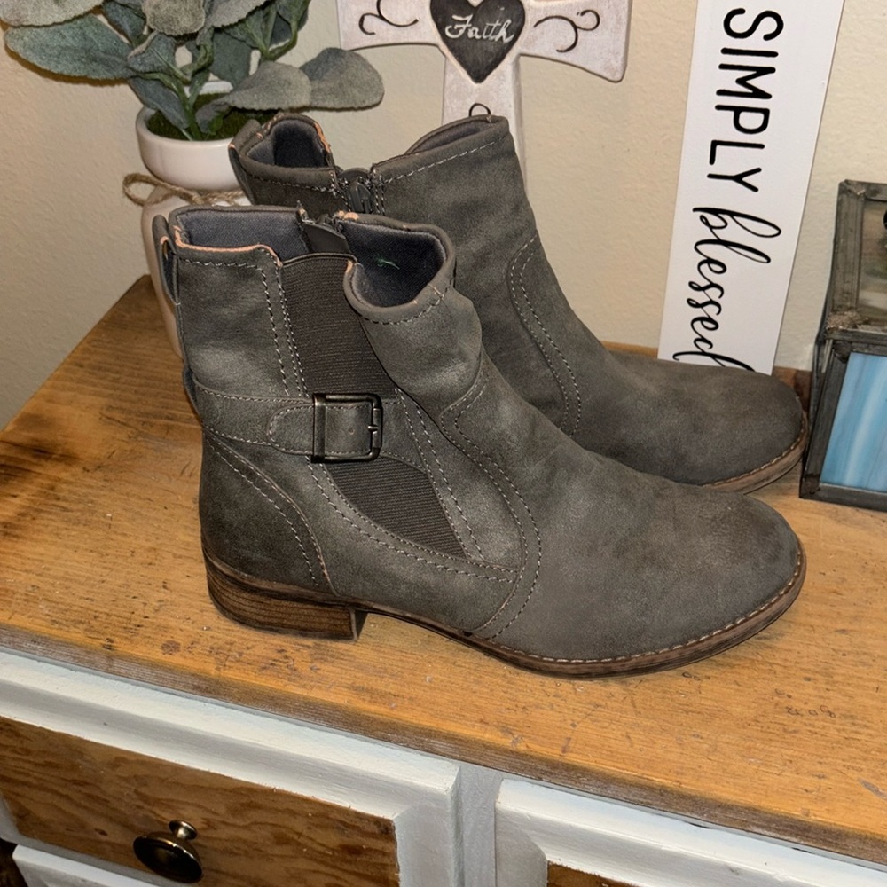 Women’s Baretraps Boots Size 9 (M) US TANSY Shoe